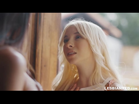 ❤️ Gabadhu waxay timaaddaa guriga dhawr bilood ka dib oo waxay dhammaatay cunista xubinta hooyadeed anaga ️❤